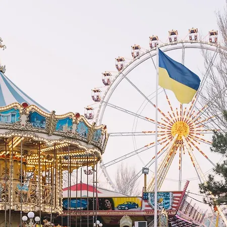 біля узбережжя одеси - ланжерон, парк шевченко, лунапарк Grotess * אודסה